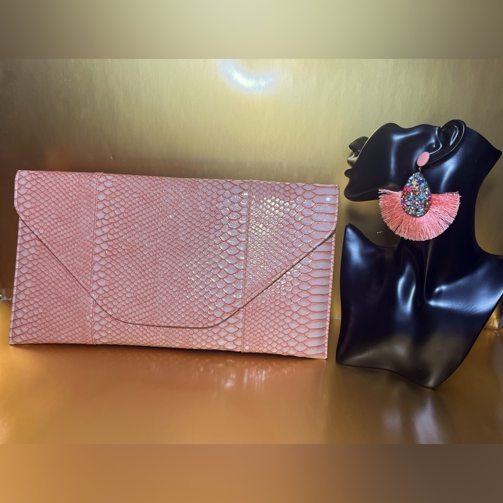 Versatile Clutch with Earring Bundle *Salmon Color 🍣